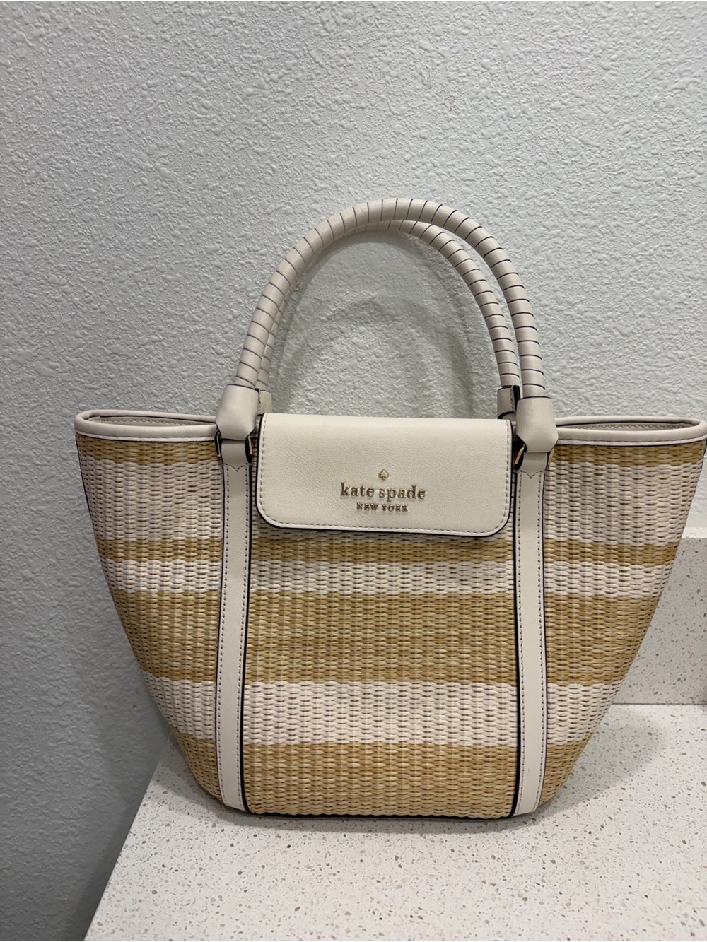 kate spade new york Cruise Women's Medium Striped Straw Tote Bag - Parchment EUC